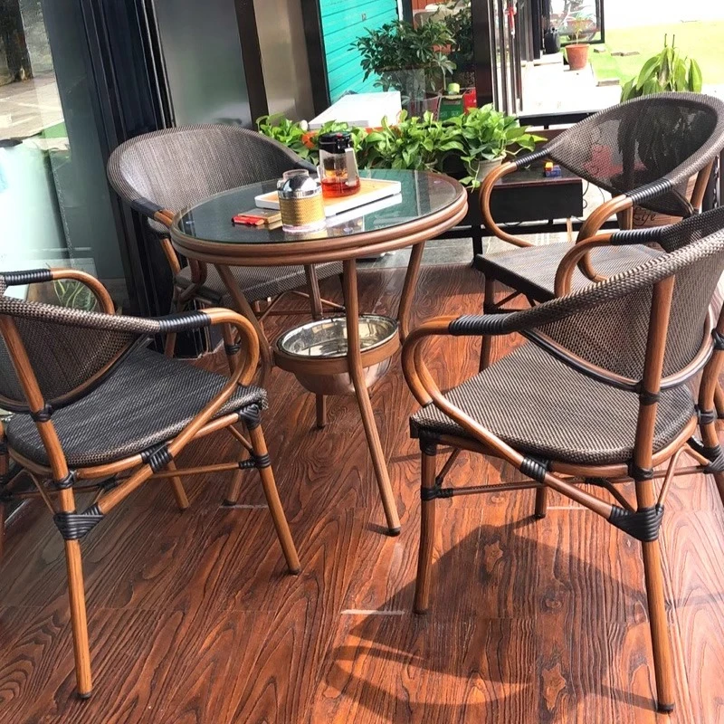 Coffee Tea Gardens - Giardino esterno in rattan cortile tavolo