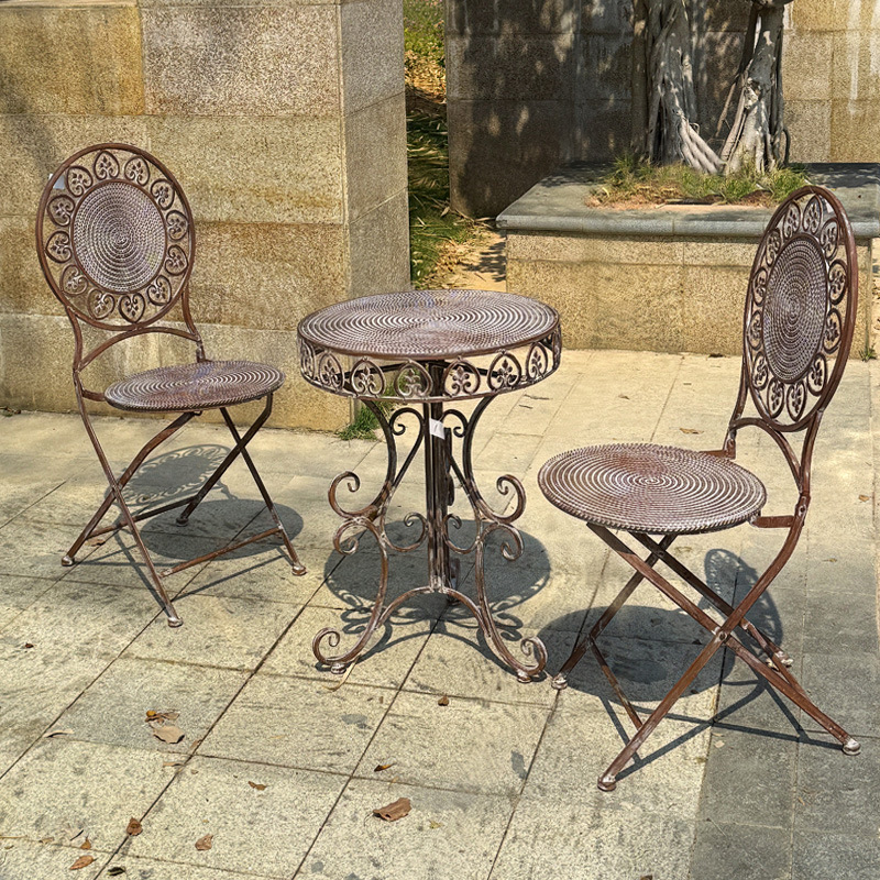 Tavoli e sedie da giardino in  - Coffee Tea Gardens recensione e prezzo